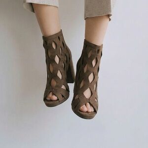 Army green laser cutout block heel women’s shoes